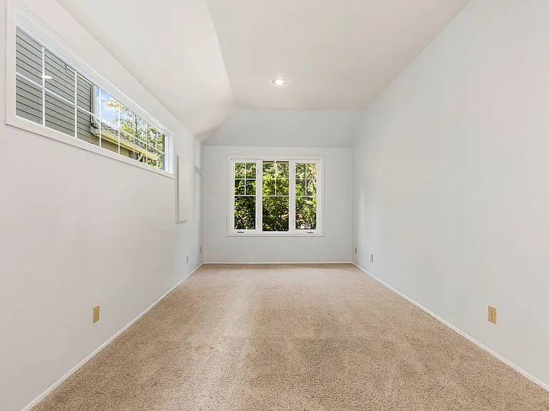 25806 SE 41st St — Photo 12