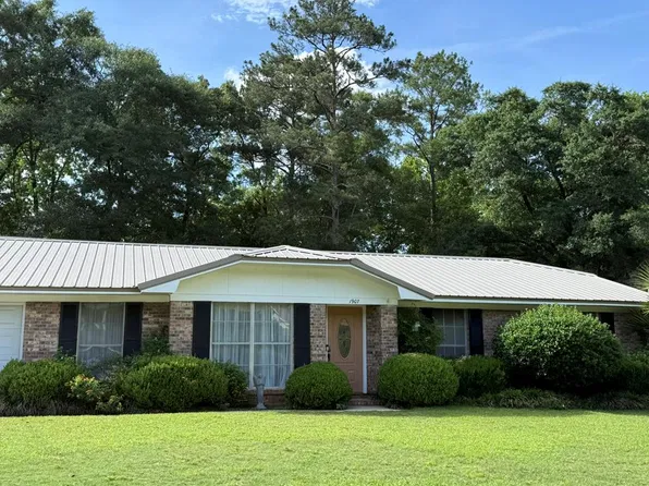 1907 Fairfield Dr, Dothan, AL 36303