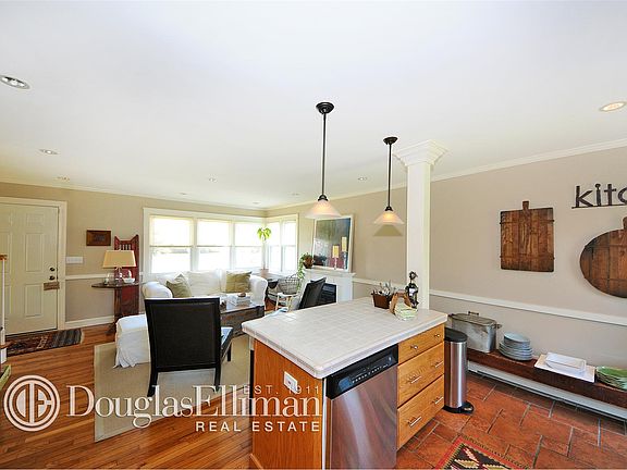 5th image of 29 Colonial Dr