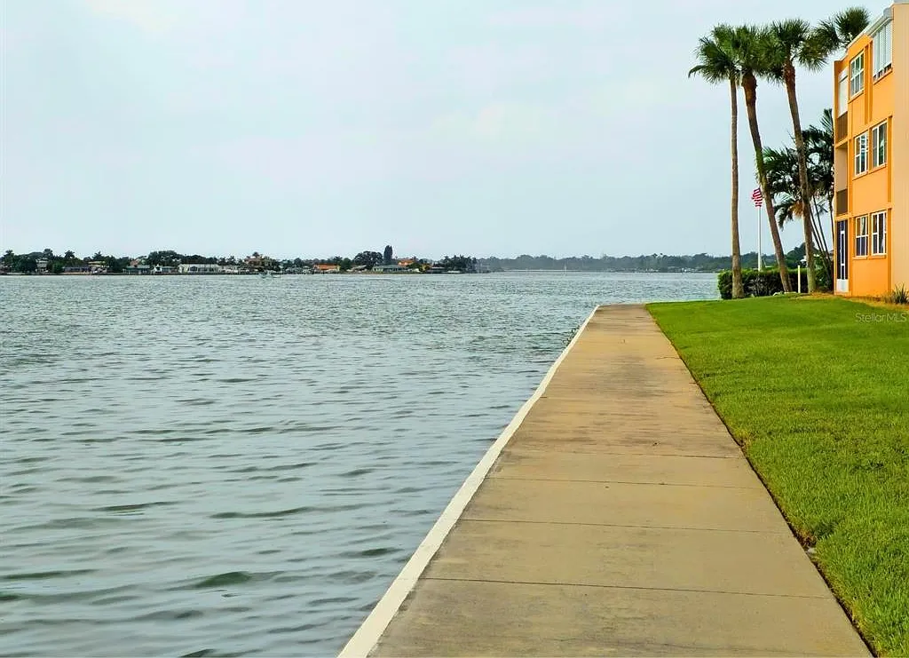 2 bed, 2.0 bath, 1170 sqft, $3,700 — Photo 4