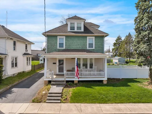 30 Union Ave, New Holland, PA 17557