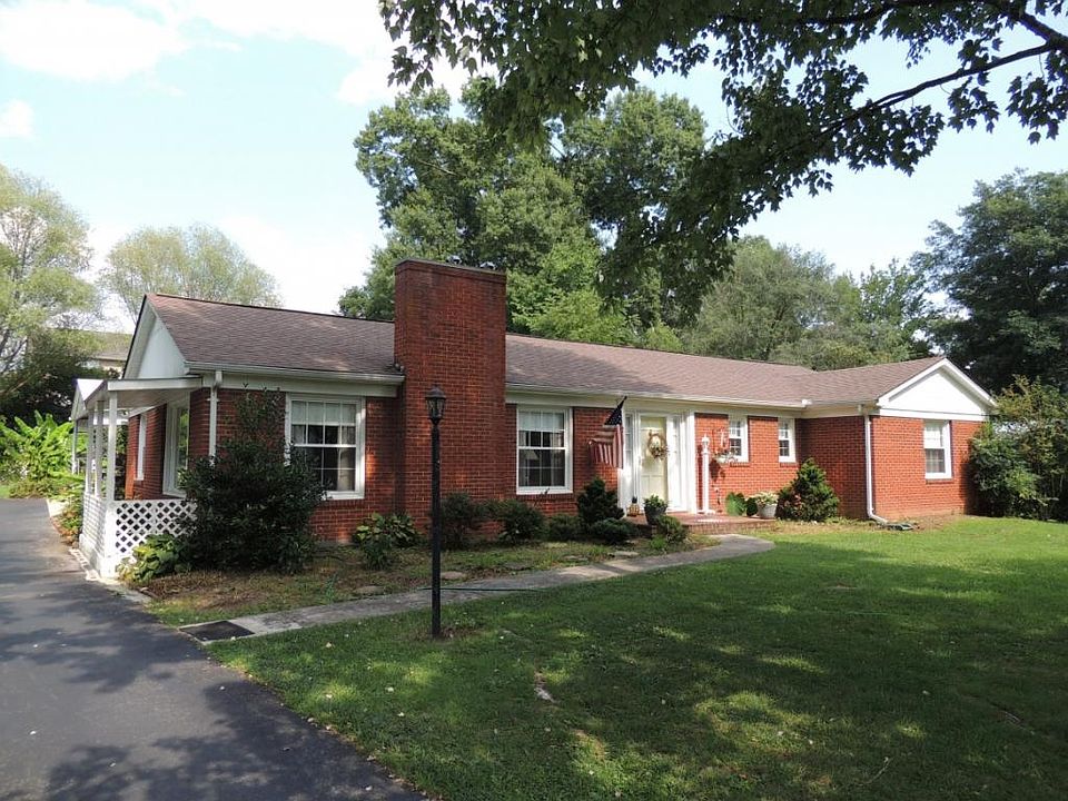 1st image of 216 Circle Dr