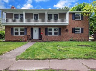 3515 Cambrey Dr, Lansing, MI 48906