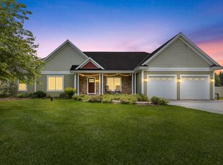 1265 Westwood Dr, Grafton, WI 53024