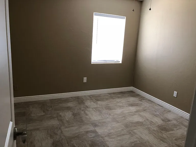 12985 S Laredo Rd — Photo 6