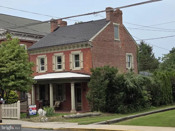 63 W Main St, Lebanon, PA 17042
