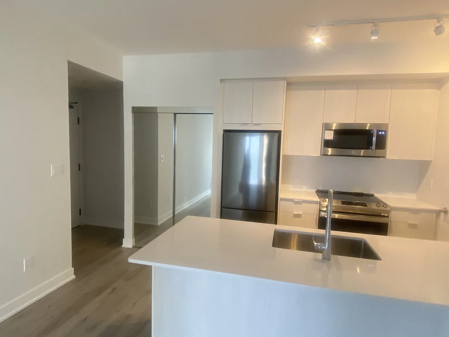 1 bed, $2,250 — Photo 4