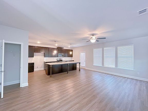 4th image of 2614 Mills Commons Dr