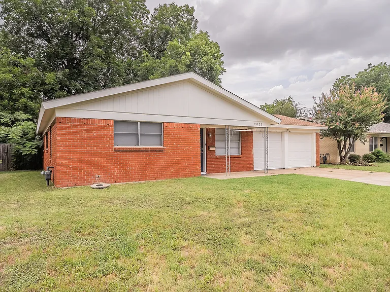 Glenhaven Dr — Photo 29