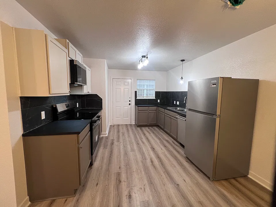 1205 Massey St #1205