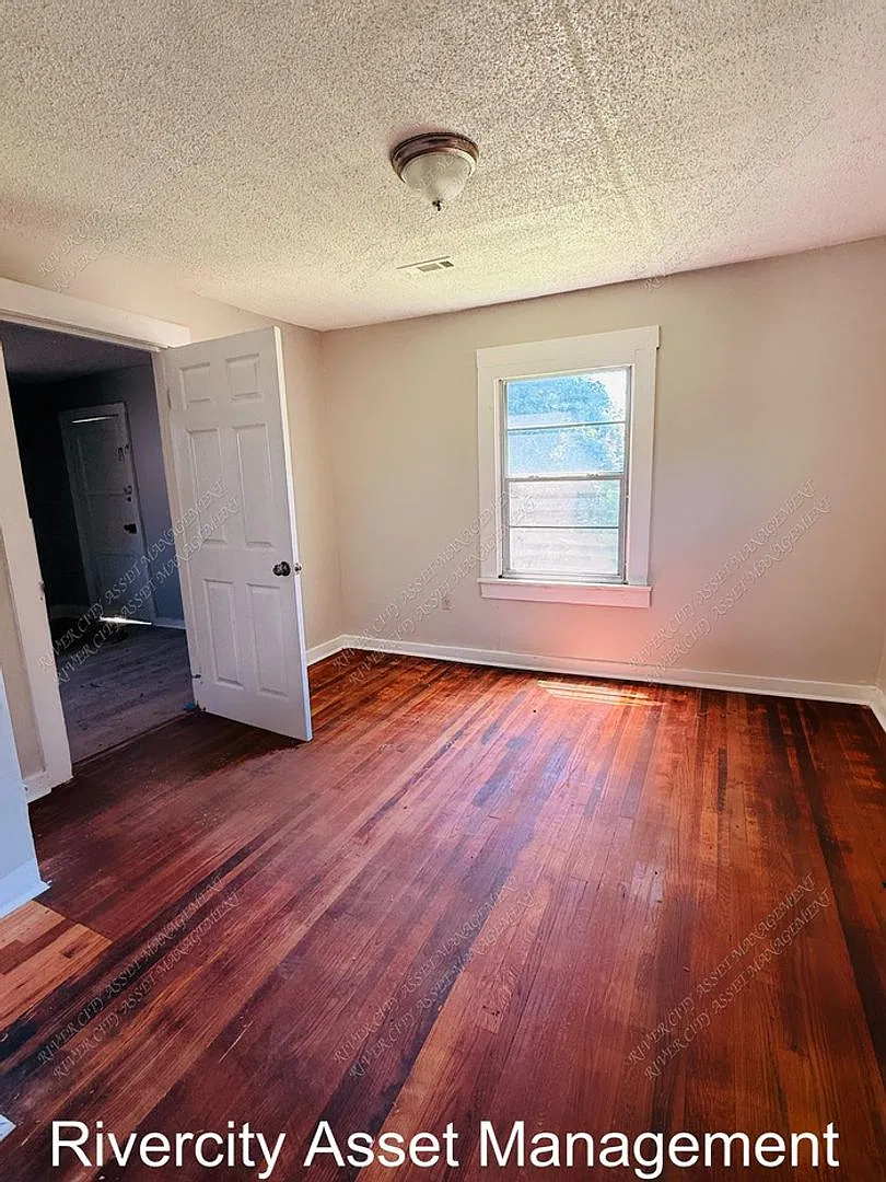 Newly Renovated! — Photo 2