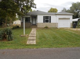 423 E Spring Ave, Greenville, IL 62246