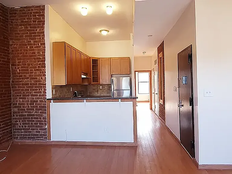 102 Patchen Ave #2A — Photo 2