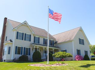 365 Hollis Rd, Lunenburg, MA 01462