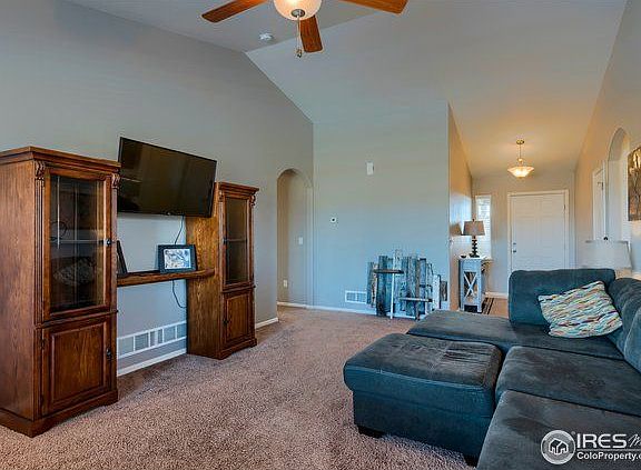 3rd image of 526 Cherryridge Dr