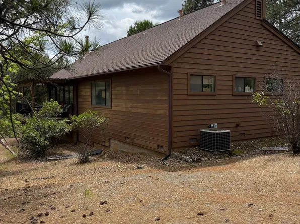 18060 Burgen Dr, Applegate, CA 95703