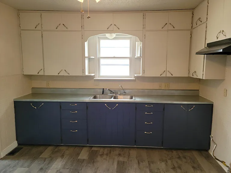 538 E C Ave — Photo 9