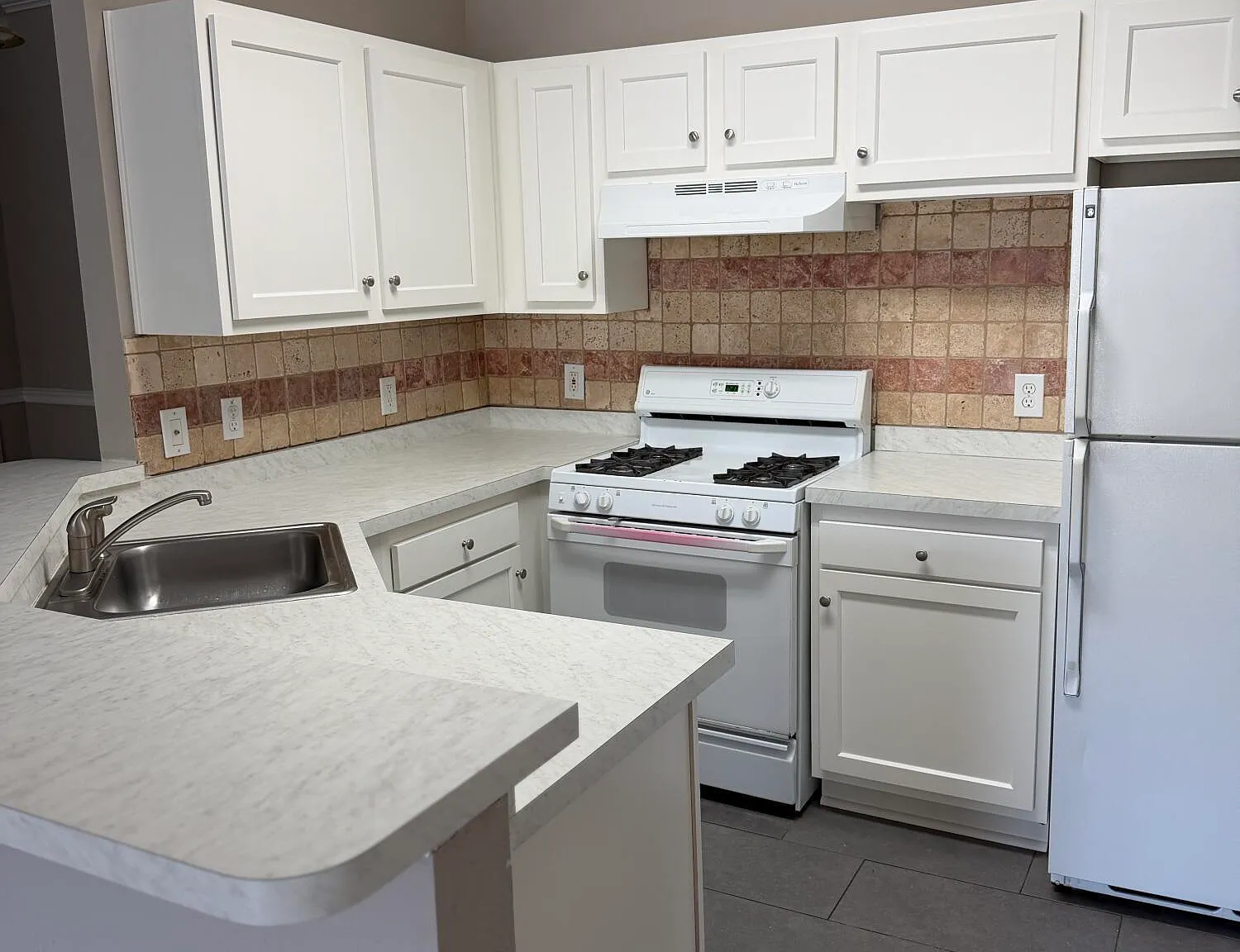 2 bed, 2.0 bath, 1212 sqft, $1,600 — Photo 3