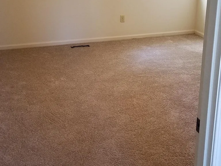 136 Woodfield Pl — Photo 11