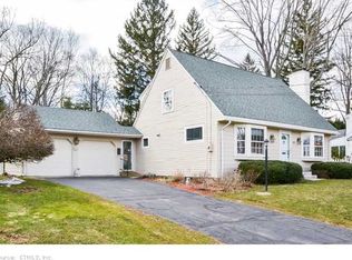 19 Foxridge Rd, West Hartford, CT 06107