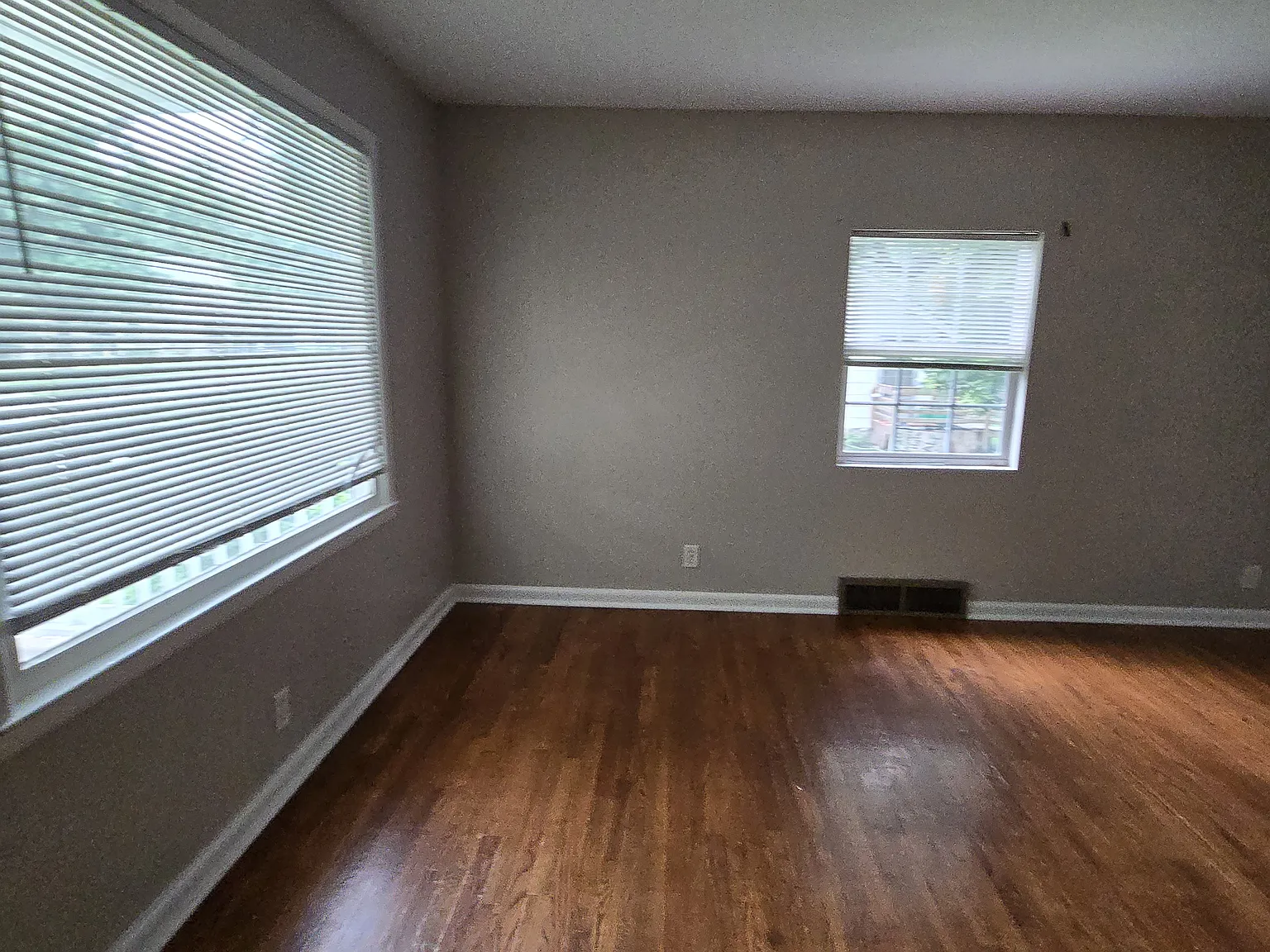 2 bed, 1310 sqft, $1,000 — Photo 4