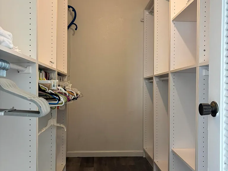 325 Knotty Wood Ln — Photo 25
