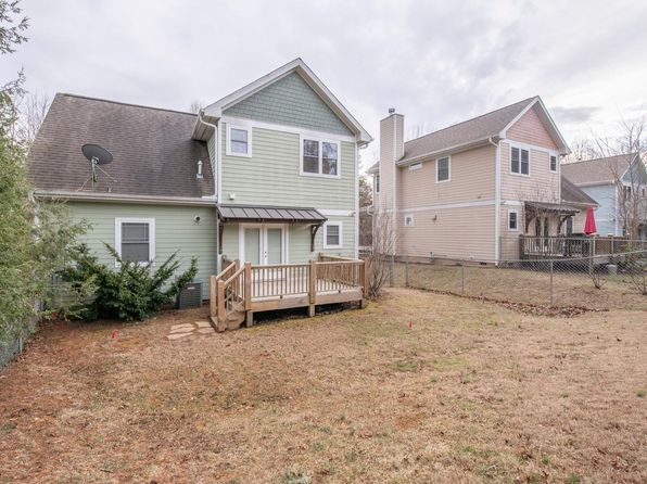 106 Walnut St, Black Mountain, NC 28711