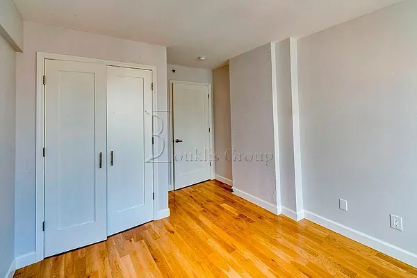 Rented by Bouklis Group | media 8