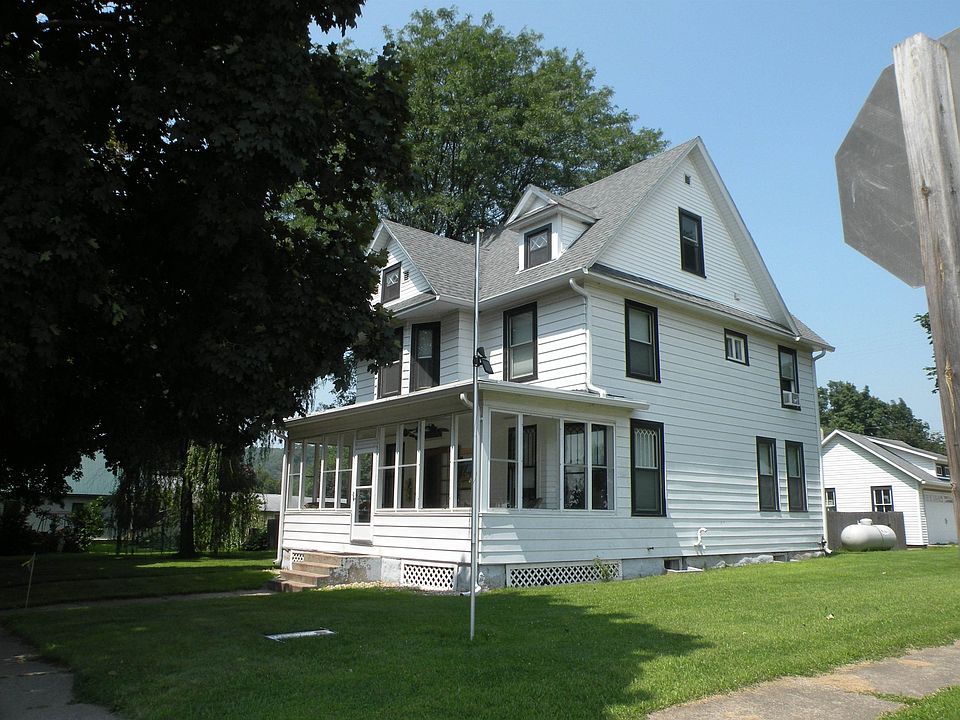 1st image of 301 W Amelia St