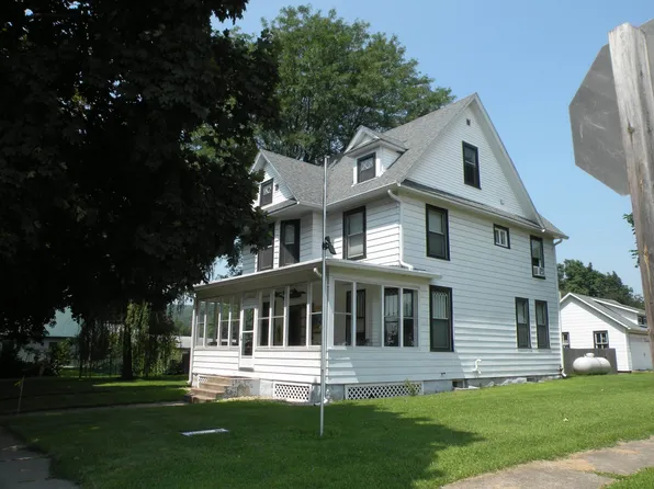 301 W Amelia St, Cassville, WI 53806