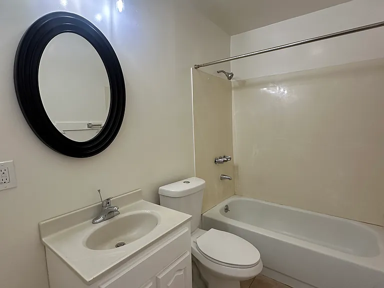 6006 Genoa St #5 — Photo 4