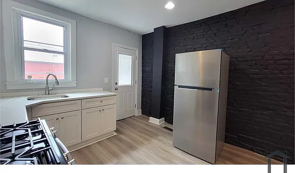 2040 Cecil Ave — Photo 2