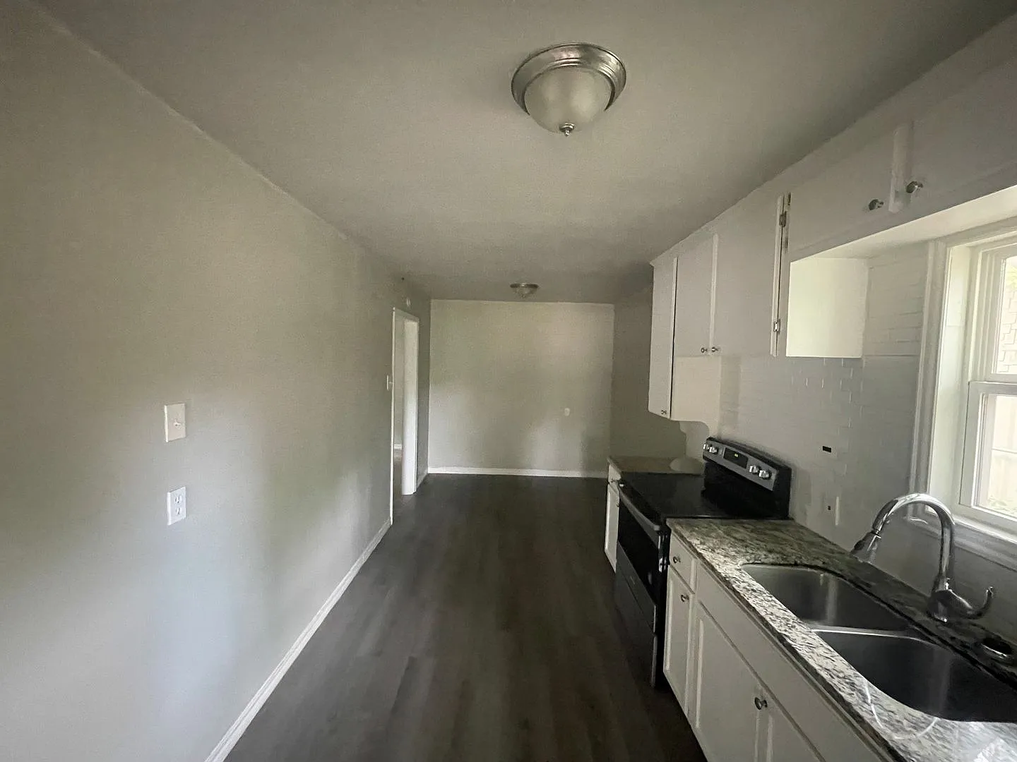 3 bedroom, 2 bath — Photo 2