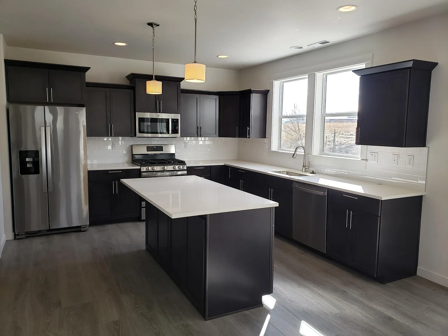 124 Willow Springs Dr — Photo 2