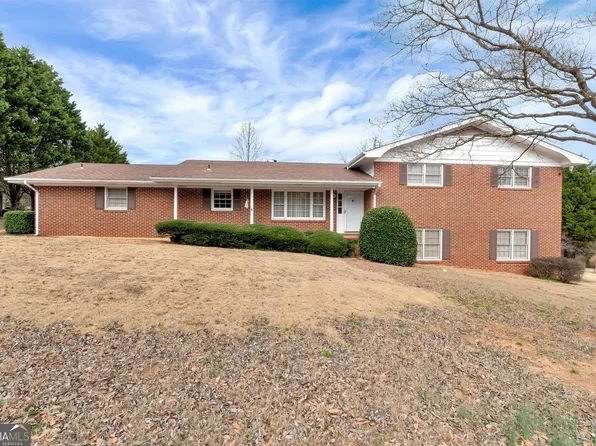 147 Ridgeway St, Winder, GA 30680