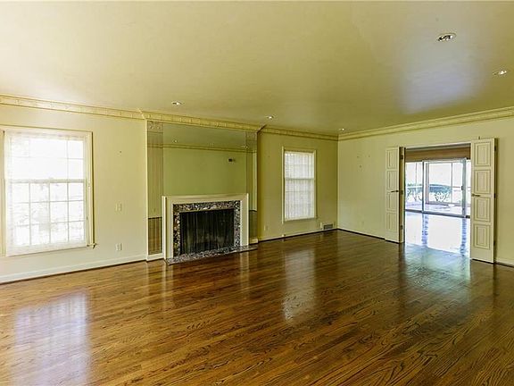 5th image of 1250 W 62nd St