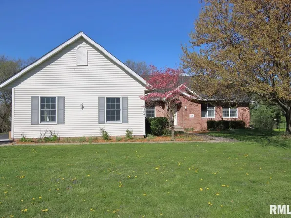 1301 Oakwood Rd, East Peoria, IL 61611