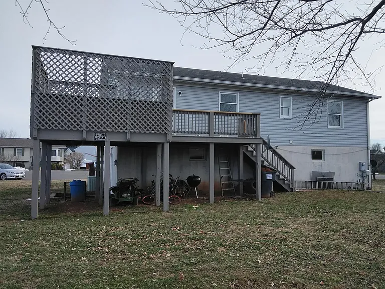 6240 Winston Pl E — Photo 2