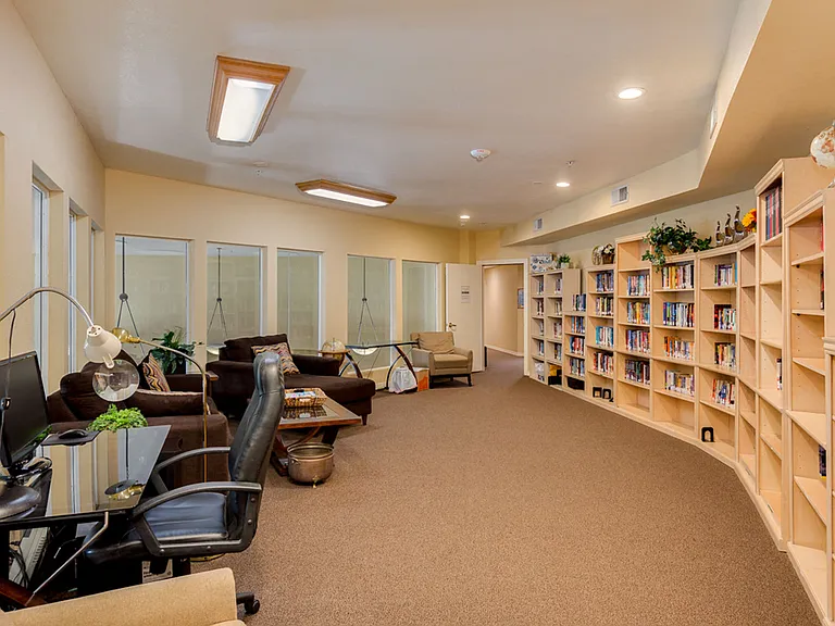 Discovery Point Retirement Community — Photo 14