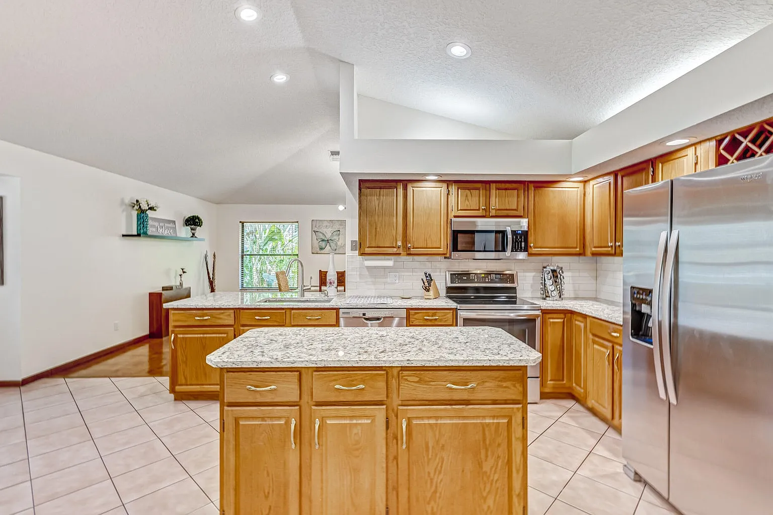 4 bed, 2.5 bath, 2580 sqft, $5,500 — Photo 1