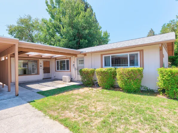905 SW K St, Grants Pass, OR 97526