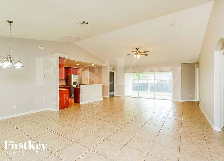 3032 NW 6th Ave — Photo 2