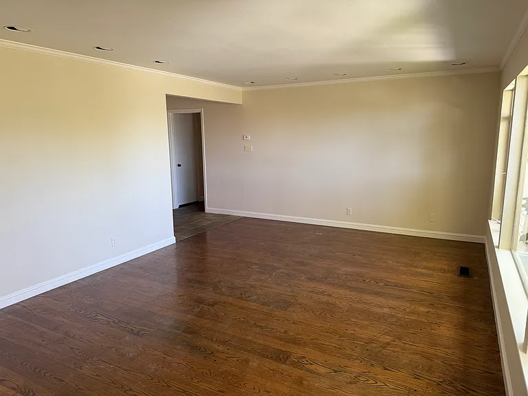 1204 Laurel Hill Dr — Photo 9