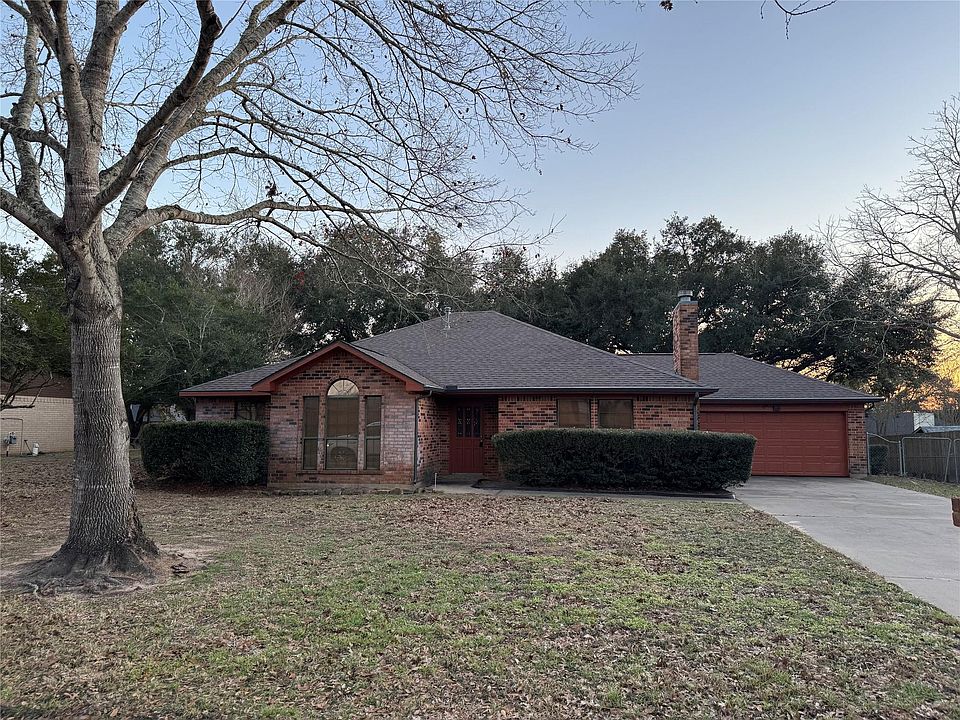 1st image of 108 Meadow Dr