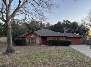 108 Meadow Dr, Bellville, TX 77418