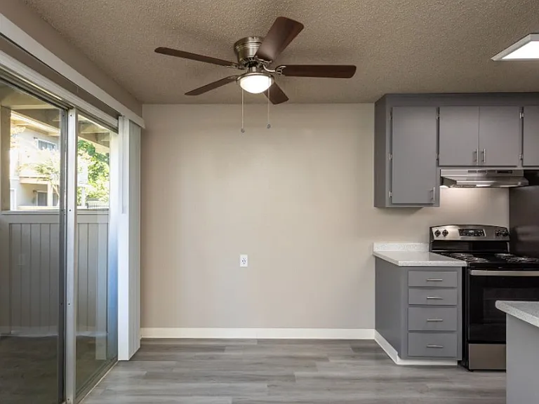 Bridgeford Apartments — Photo 3