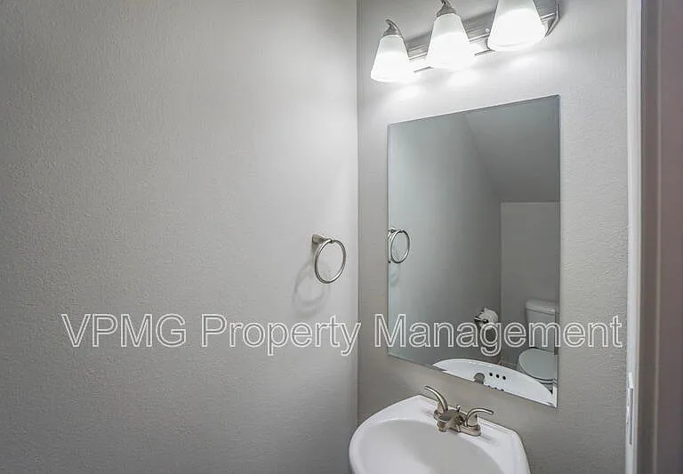 137 N 44th Pl — Photo 11