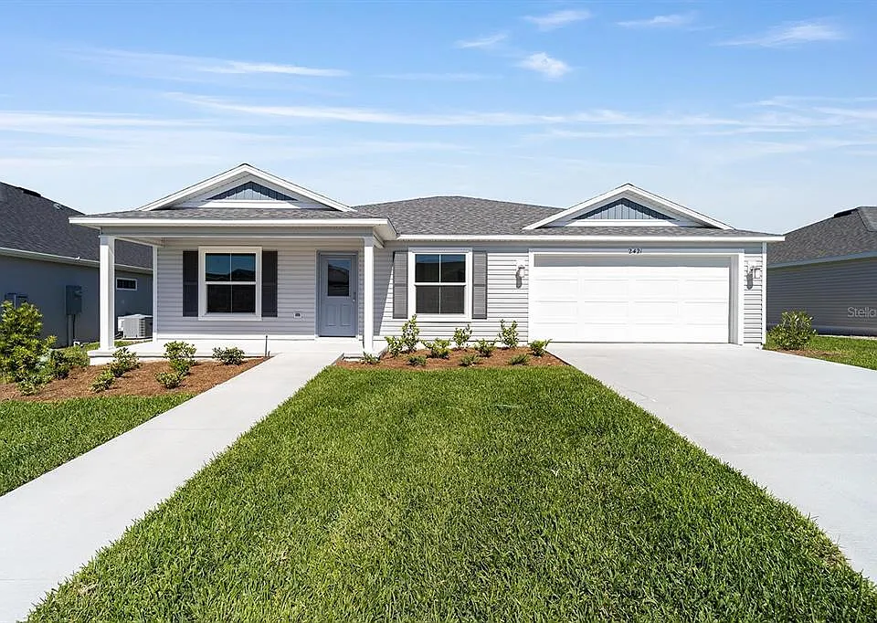2421 Hobkirk Loop