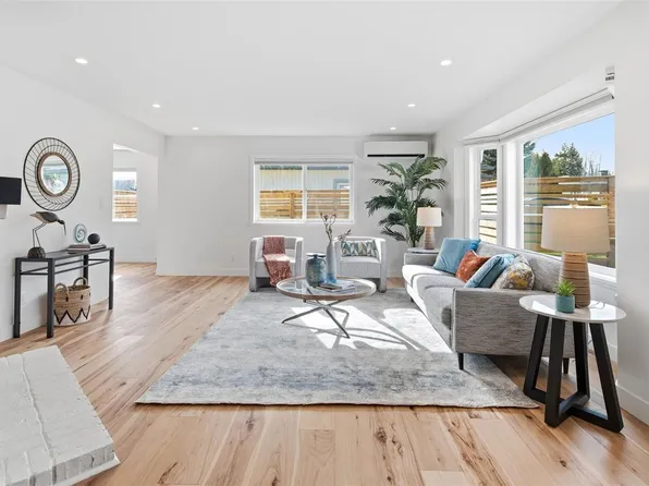 2558 Ferguson Rd #11, Central Saanich, BC V8M 1V7