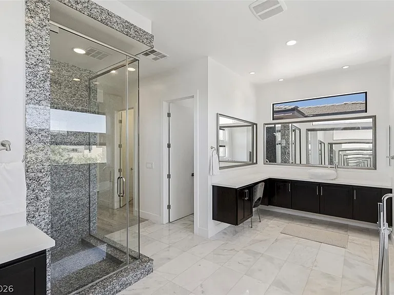 47 Pristine Glen St — Photo 48